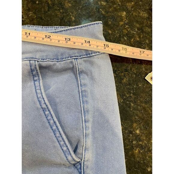 Land N Sea Women's Light Wash Denim Jean Shorts Size 6 Casual Summer - Picture 2 of 11